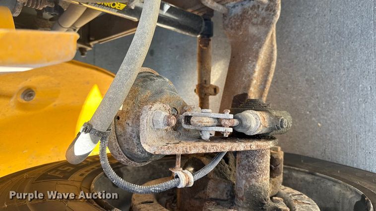 image for item EA1895 2009 Thomas B2 Bus Chassis school bus