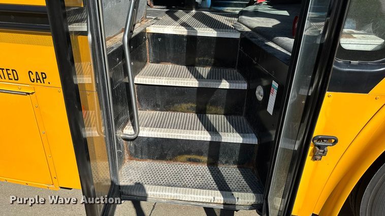 image for item EA1895 2009 Thomas B2 Bus Chassis school bus