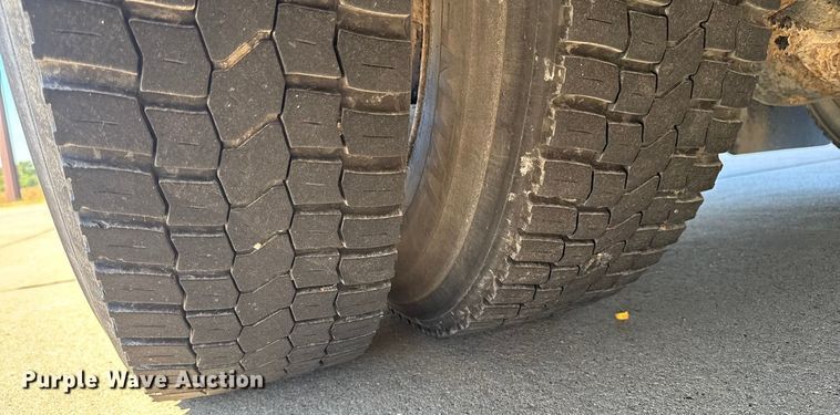 image for item EA1895 2009 Thomas B2 Bus Chassis school bus