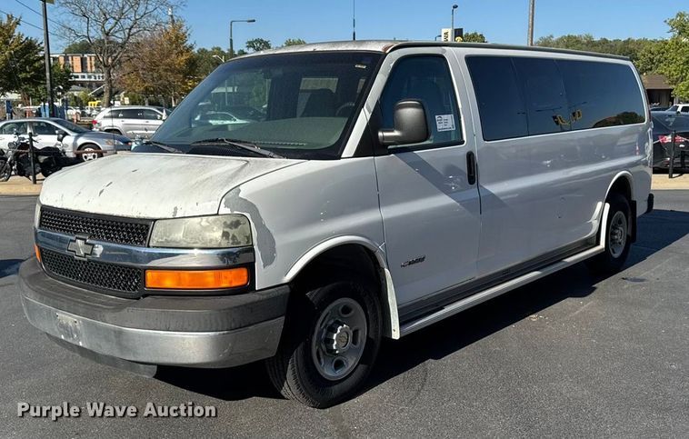 image for item EA1902 2003 Chevrolet Express 3500 van