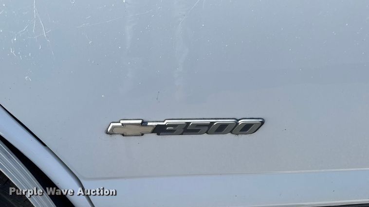 image for item EA1902 2003 Chevrolet Express 3500 van