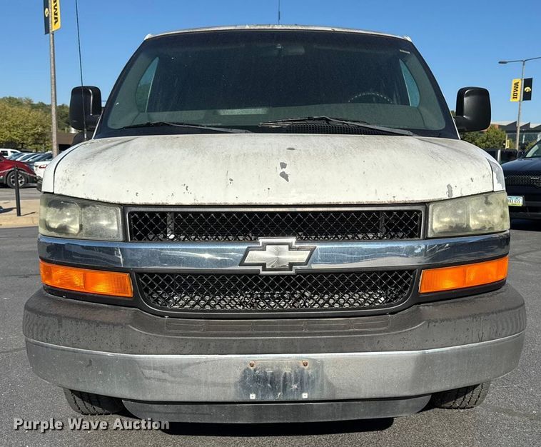 image for item EA1902 2003 Chevrolet Express 3500 van