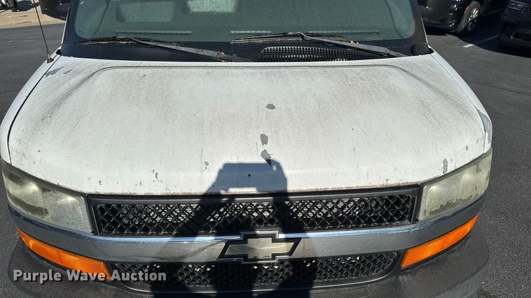 image for item EA1902 2003 Chevrolet Express 3500 van