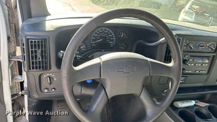 image for item EA1902 2003 Chevrolet Express 3500 van