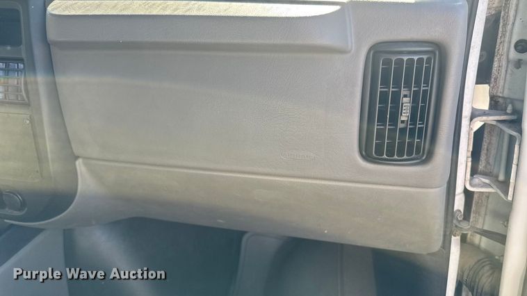 image for item EA1902 2003 Chevrolet Express 3500 van