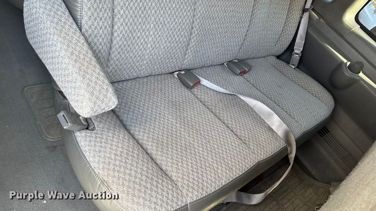 image for item EA1902 2003 Chevrolet Express 3500 van