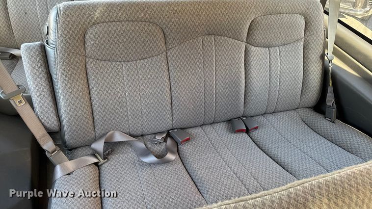 image for item EA1902 2003 Chevrolet Express 3500 van