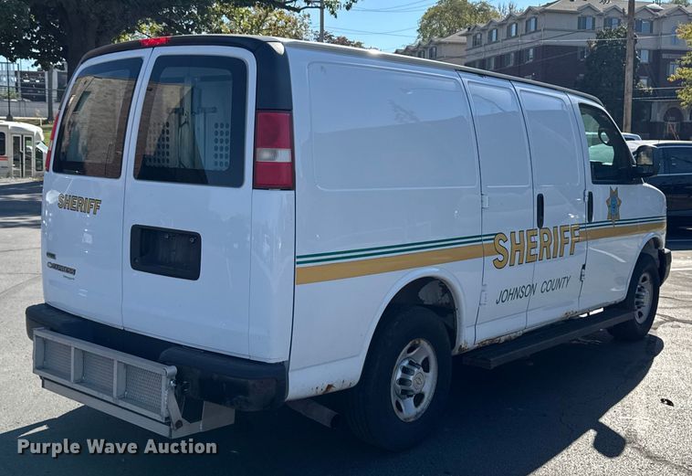 image for item EA1903 2011 Chevrolet Express prisoner transport van