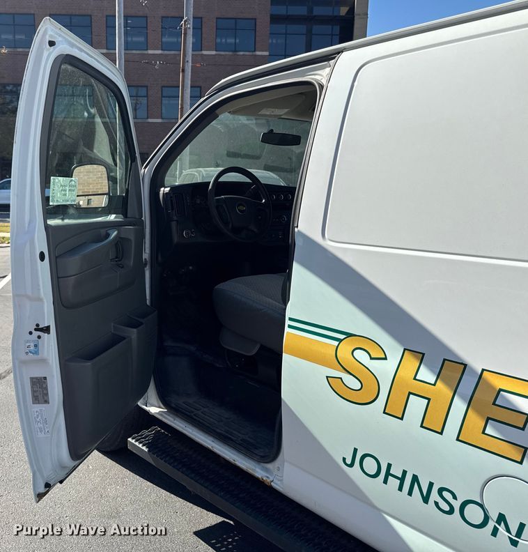 image for item EA1903 2011 Chevrolet Express prisoner transport van