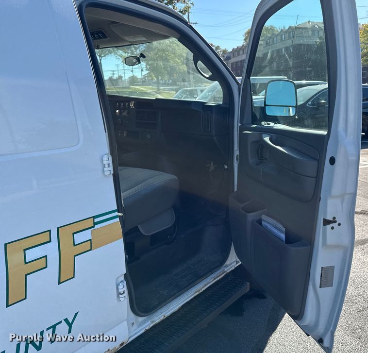 image for item EA1903 2011 Chevrolet Express prisoner transport van
