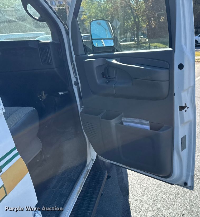 image for item EA1903 2011 Chevrolet Express prisoner transport van