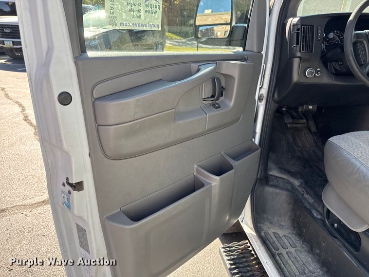 image for item EA1903 2011 Chevrolet Express prisoner transport van