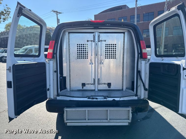 image for item EA1903 2011 Chevrolet Express prisoner transport van