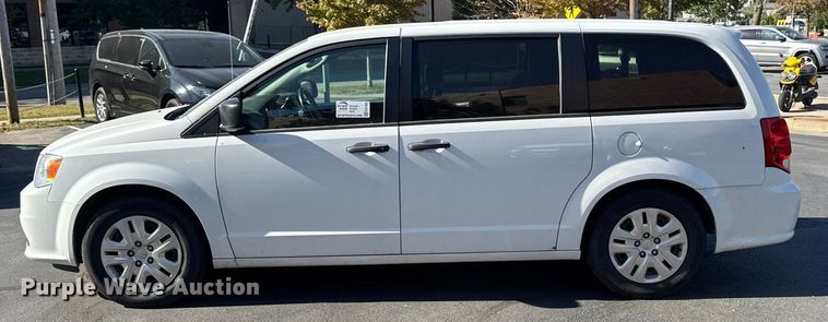 image for item EA1904 2019 Dodge Grand Caravan van