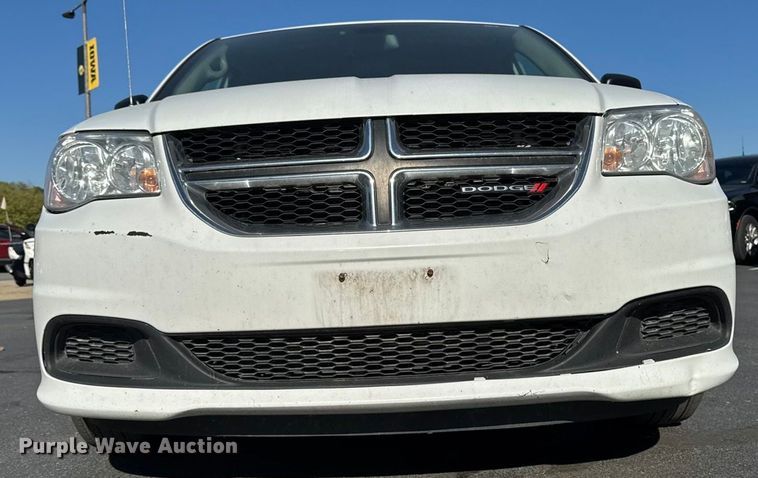 image for item EA1904 2019 Dodge Grand Caravan van