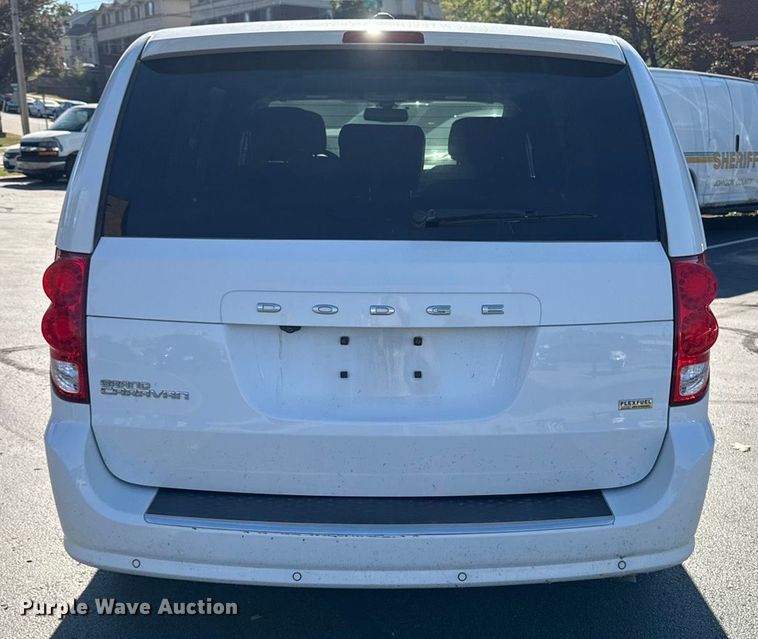 image for item EA1904 2019 Dodge Grand Caravan van