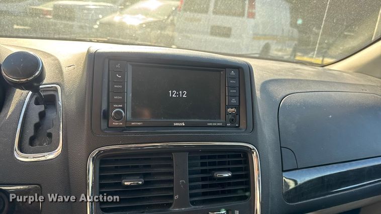 image for item EA1904 2019 Dodge Grand Caravan van