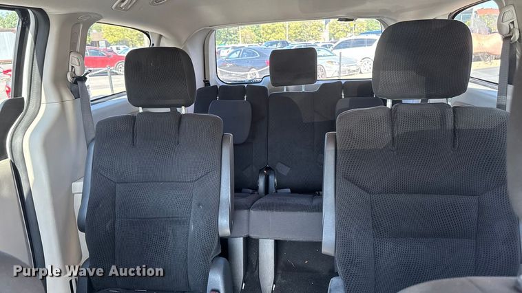 image for item EA1904 2019 Dodge Grand Caravan van