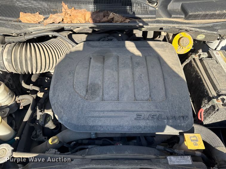 image for item EA1904 2019 Dodge Grand Caravan van