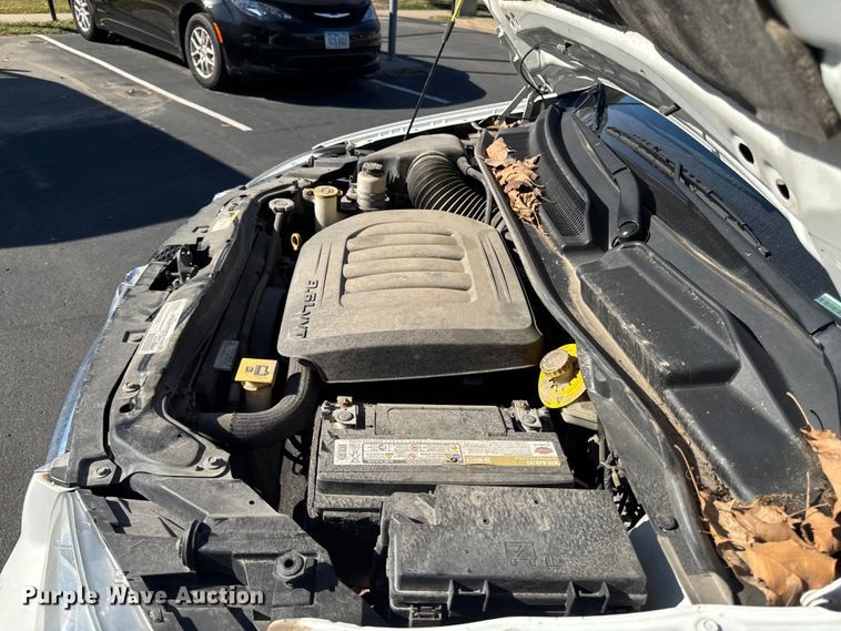 image for item EA1904 2019 Dodge Grand Caravan van