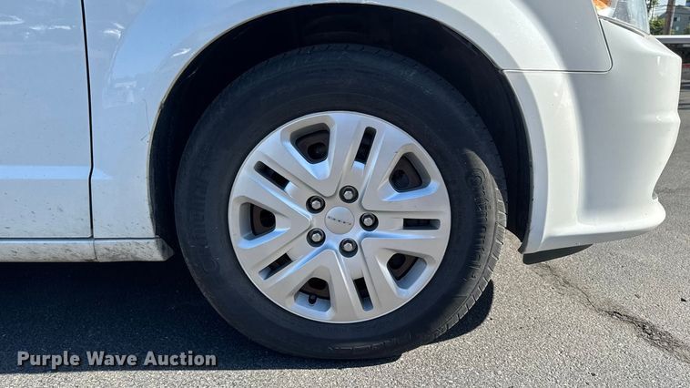 image for item EA1904 2019 Dodge Grand Caravan van