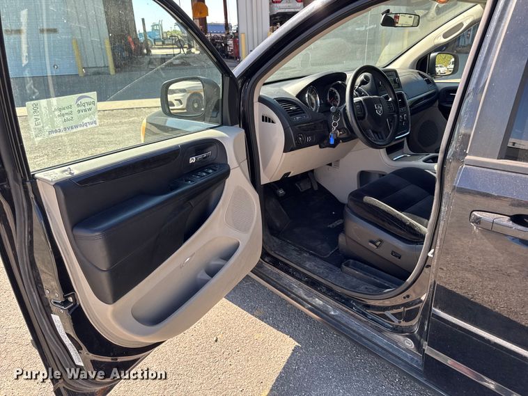 image for item EA1905 2014 Dodge Grand Caravan van