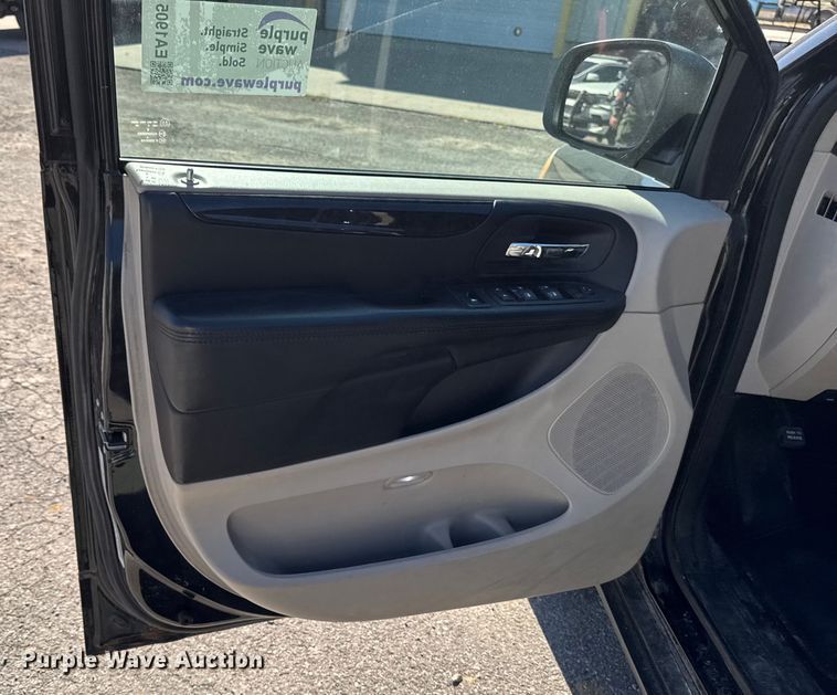 image for item EA1905 2014 Dodge Grand Caravan van