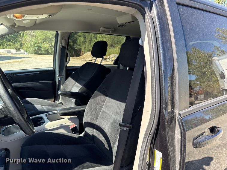 image for item EA1905 2014 Dodge Grand Caravan van