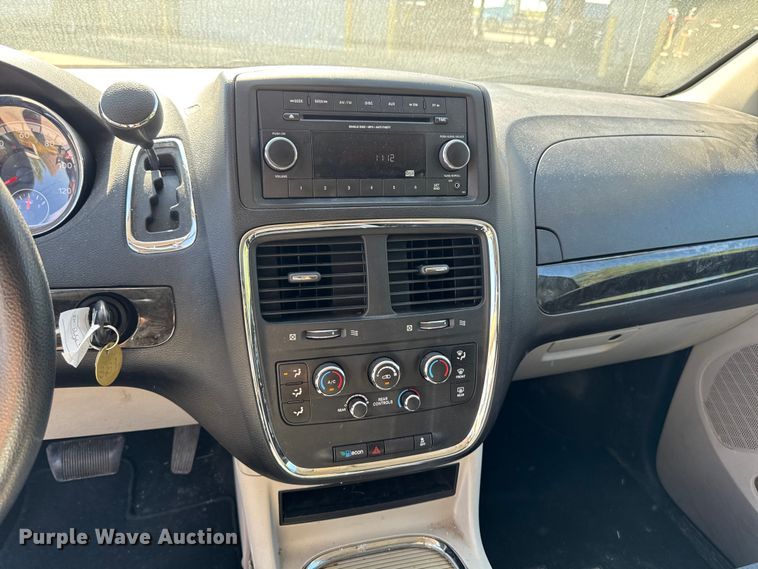 image for item EA1905 2014 Dodge Grand Caravan van