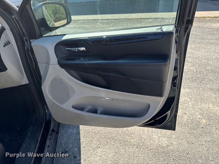 image for item EA1905 2014 Dodge Grand Caravan van