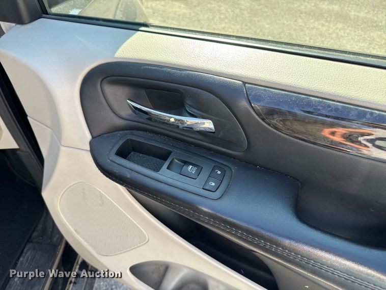 image for item EA1905 2014 Dodge Grand Caravan van