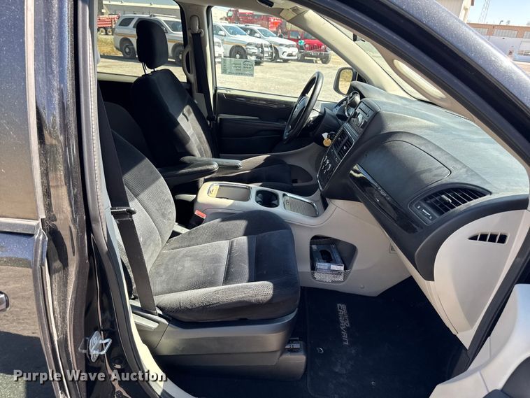 image for item EA1905 2014 Dodge Grand Caravan van