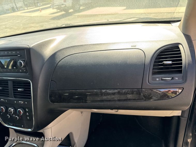 image for item EA1905 2014 Dodge Grand Caravan van