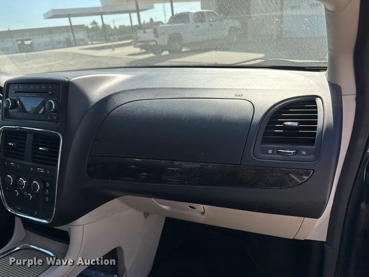 image for item EA1905 2014 Dodge Grand Caravan van