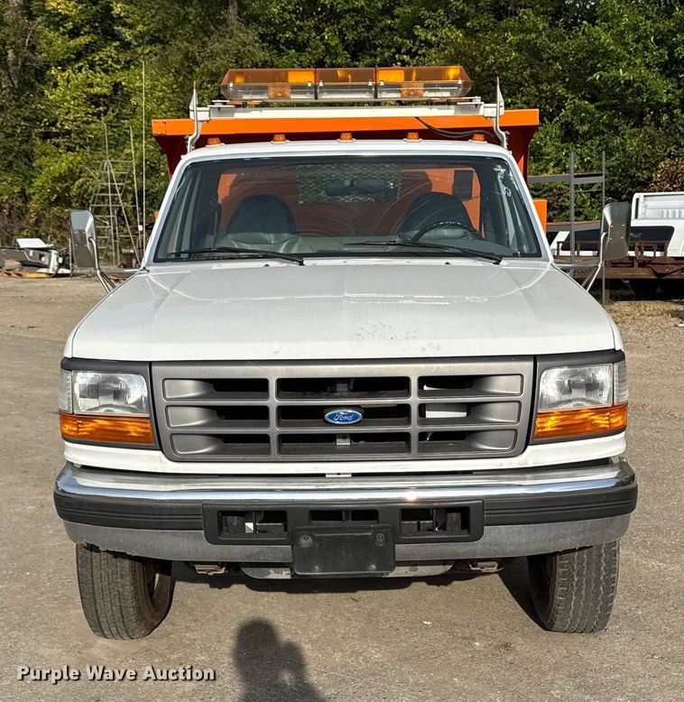 image for item EA1906 1997 Ford F-Super Duty dump truck