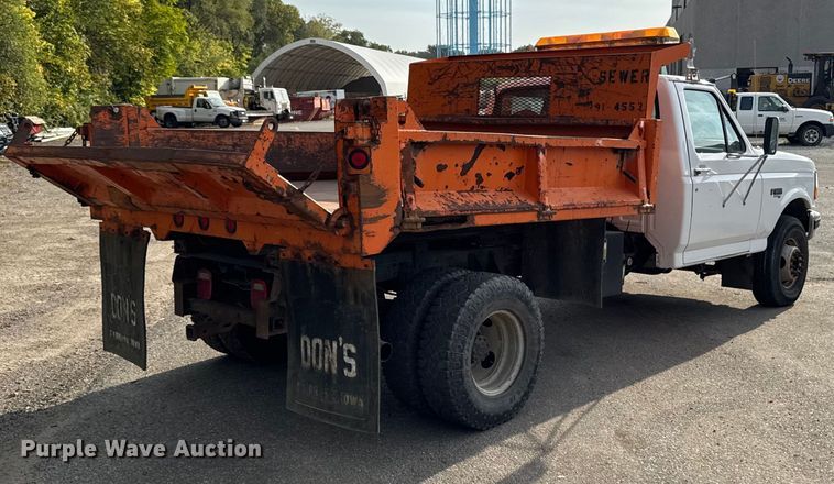 image for item EA1906 1997 Ford F-Super Duty dump truck