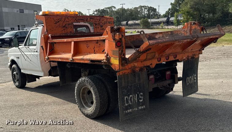 image for item EA1906 1997 Ford F-Super Duty dump truck
