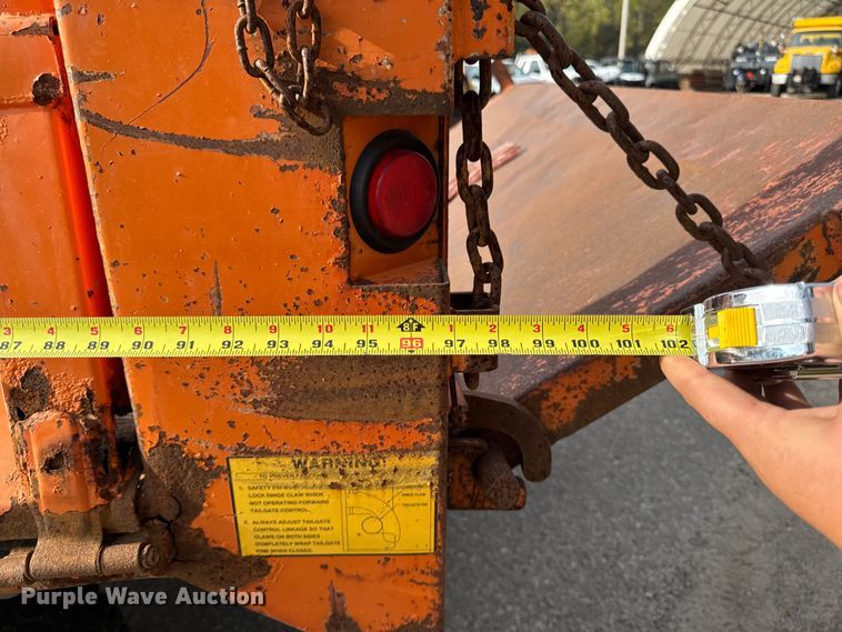 image for item EA1906 1997 Ford F-Super Duty dump truck