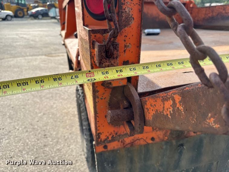 image for item EA1906 1997 Ford F-Super Duty dump truck