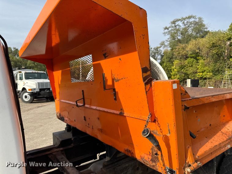 image for item EA1906 1997 Ford F-Super Duty dump truck