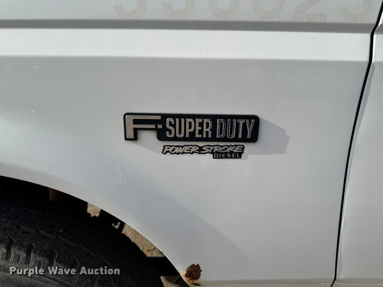 image for item EA1906 1997 Ford F-Super Duty dump truck