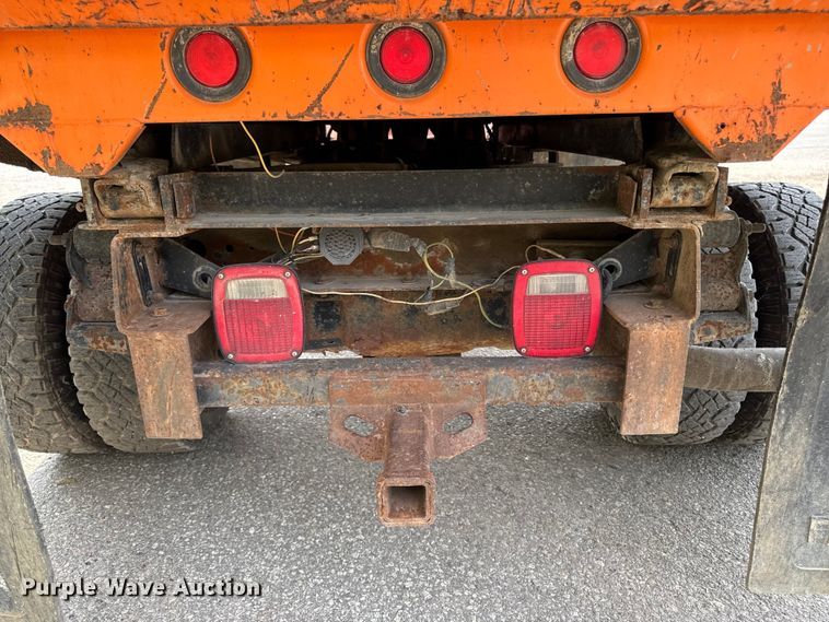 image for item EA1906 1997 Ford F-Super Duty dump truck