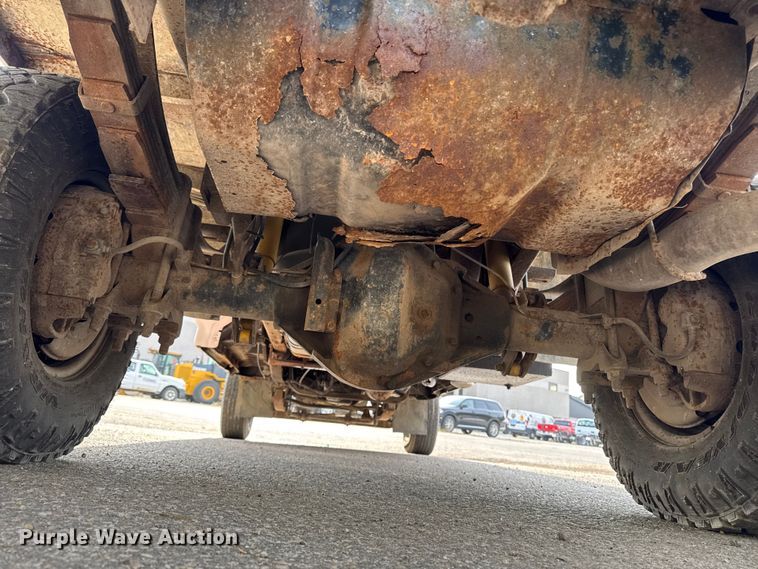 image for item EA1906 1997 Ford F-Super Duty dump truck