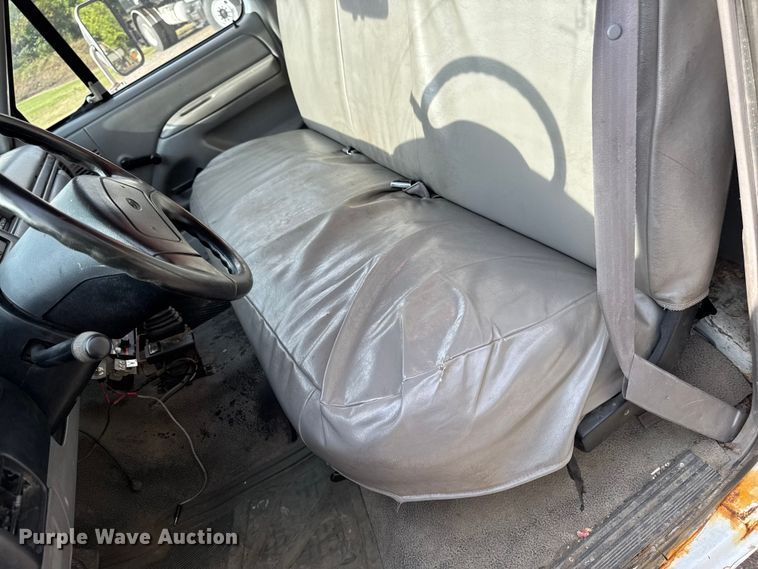 image for item EA1906 1997 Ford F-Super Duty dump truck