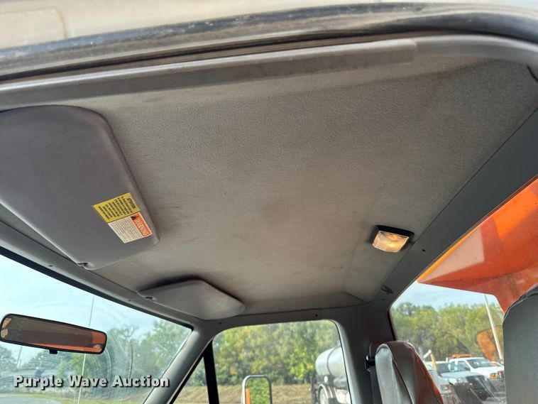 image for item EA1906 1997 Ford F-Super Duty dump truck