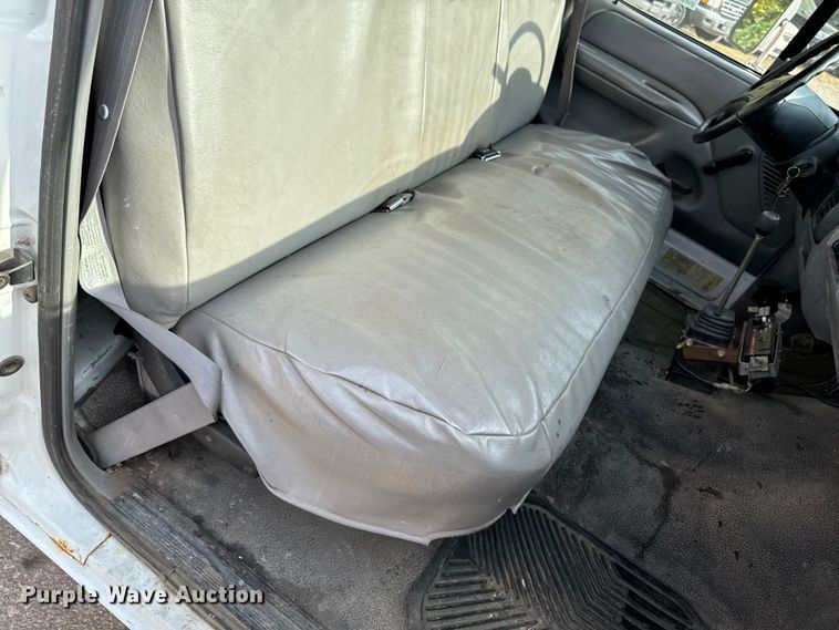 image for item EA1906 1997 Ford F-Super Duty dump truck