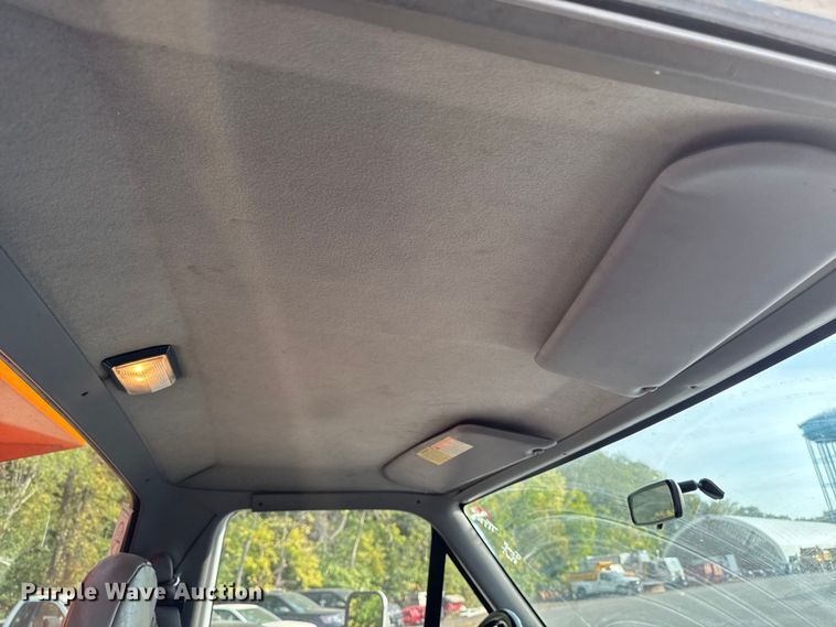 image for item EA1906 1997 Ford F-Super Duty dump truck