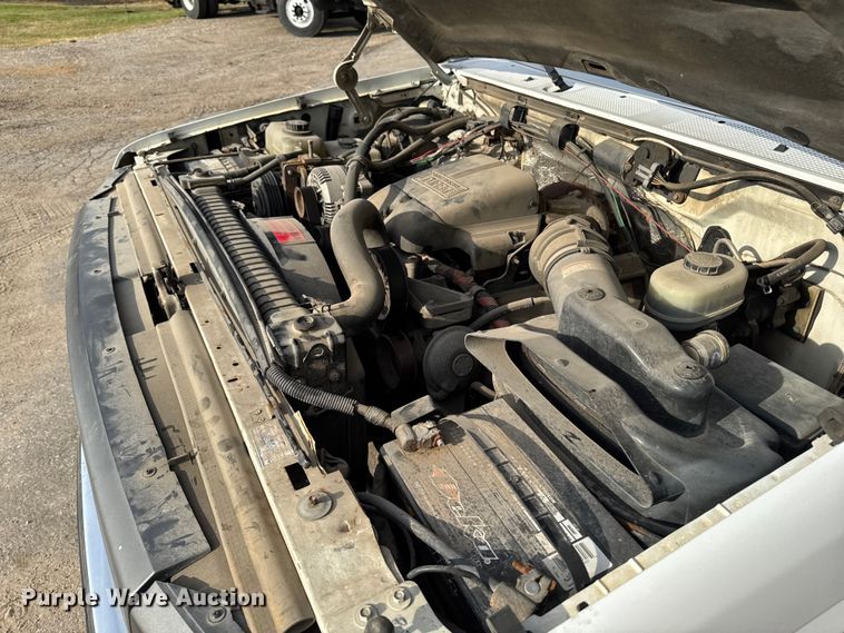 image for item EA1906 1997 Ford F-Super Duty dump truck