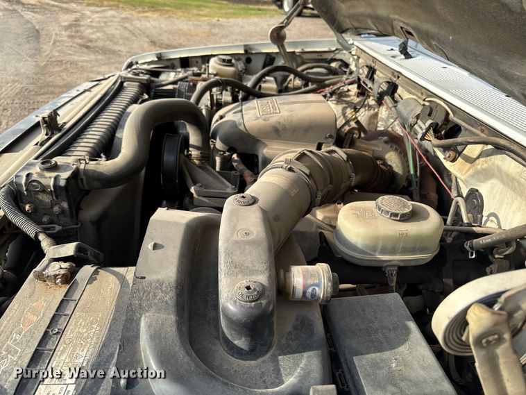 image for item EA1906 1997 Ford F-Super Duty dump truck