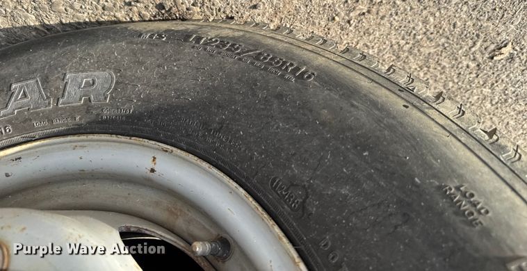 image for item EA1906 1997 Ford F-Super Duty dump truck